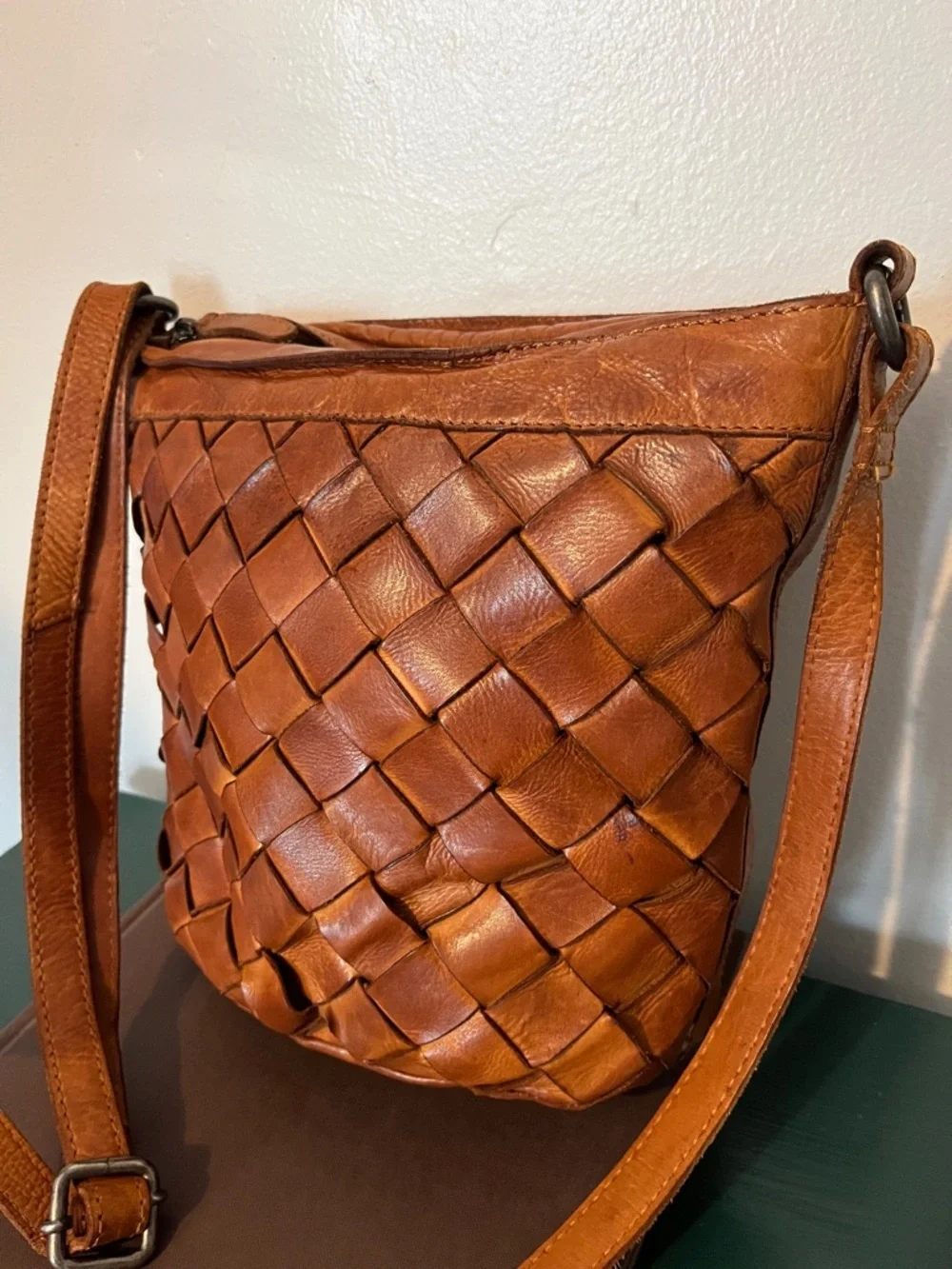 Vilenca Brown Buttery Soft Genuine Leather Basket Weave Crossbody Bag Holland - Picture 3 of 12